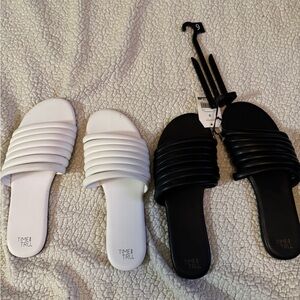 Time and Tru Women's Black and White Slide Sandals
